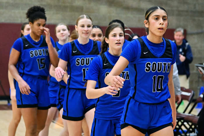 a South Medford Mission Hills girls basketball Oregon POA Holiday Classic December 30 2023 Leon Neuschwander 49